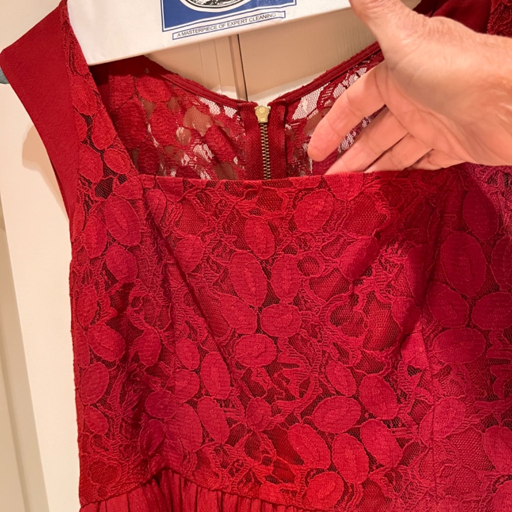 Dress - Picture 2 of 4